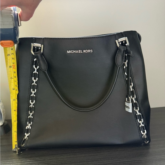 Black leather Michael Kors handbag - Picture 8 of 8